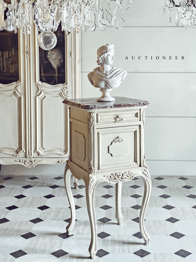 1900年代<br>法國路易十五邊櫃 2